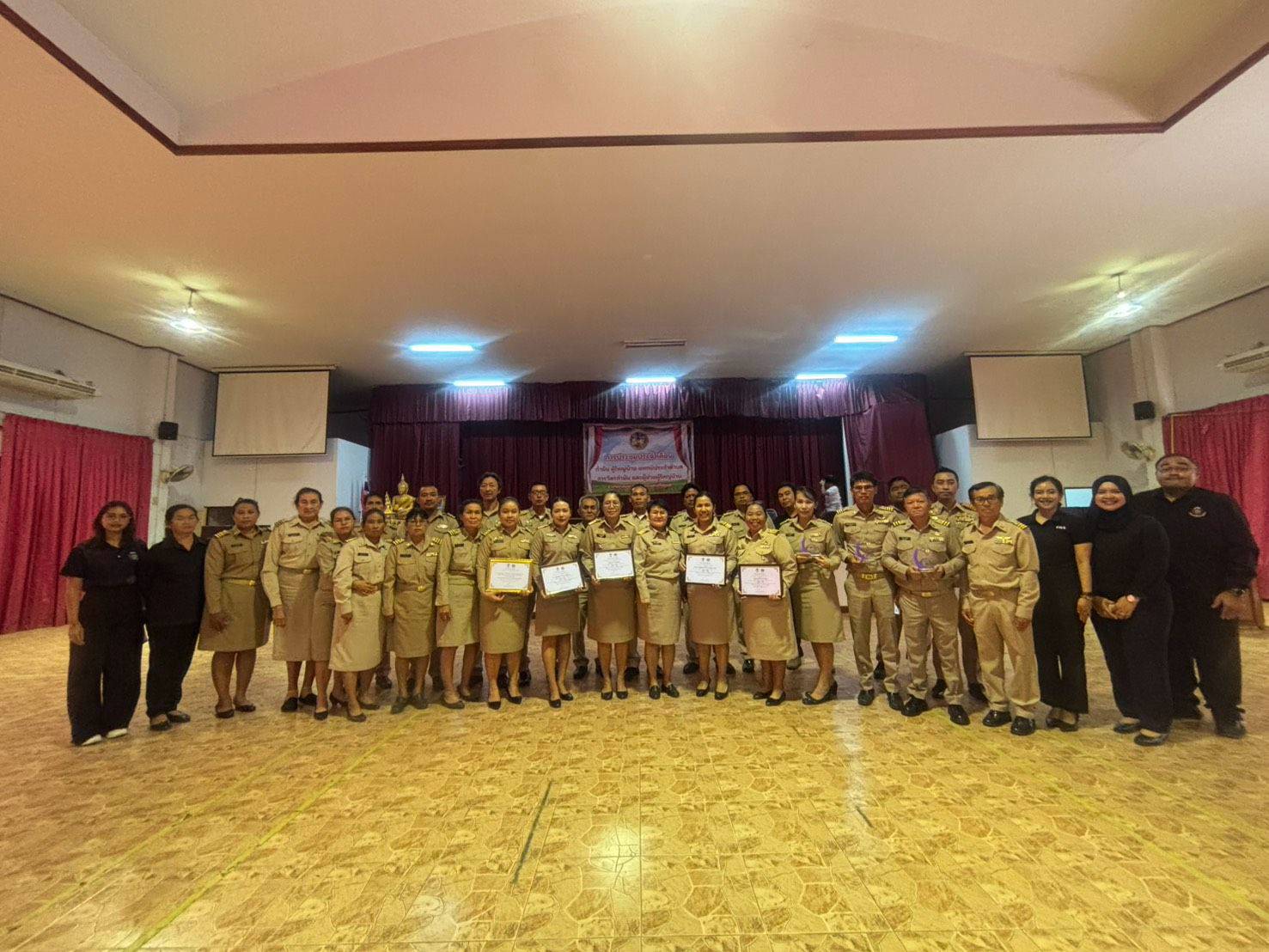 📢 สพอ.บางบาล : มอบรางวัลและร่วมแสดงความยินดีแก่ผู้ได้รับรางวัลด้านการพัฒนาชุมชน
