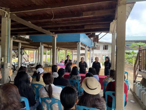 สพอ.บางบาล : ต้อนรับคณะทำงานจาก  เขตคลองสามวา ศึกษาดูงานกองทุนพัฒนา  บทบาทสตรี กลุ่มเพาะเห็ดบ้านหัวตะพานแดง